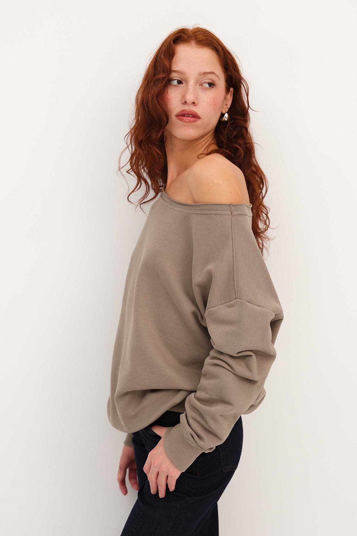 Annual_Boat-Neck-Sweatshirt-addax