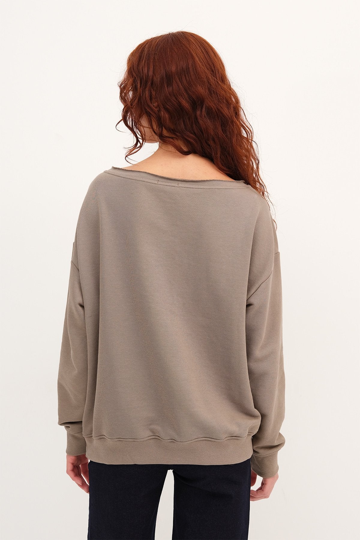 Annual_Boat-Neck-Sweatshirt-addax