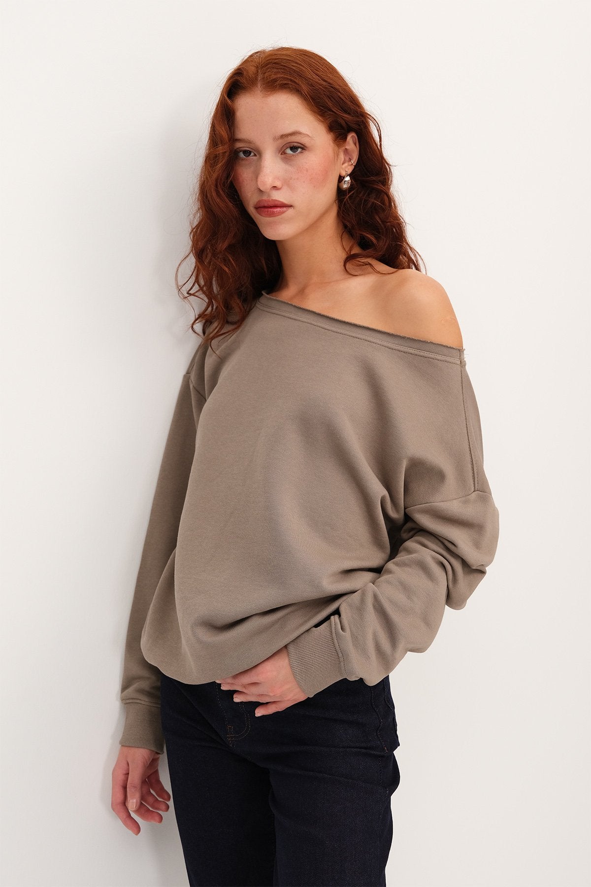 Annual_Boat-Neck-Sweatshirt-addax