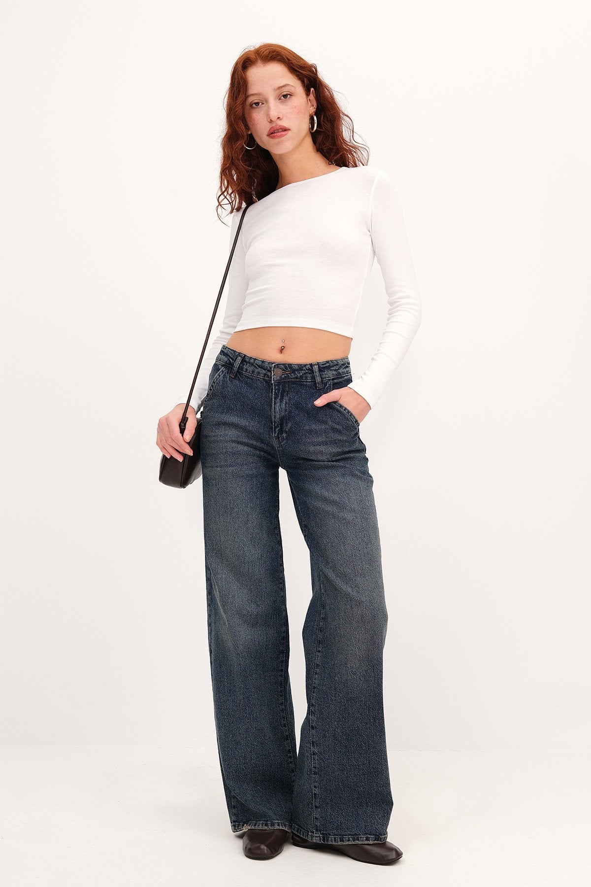 Light-Tint_Wide-Leg-Jeans-addax