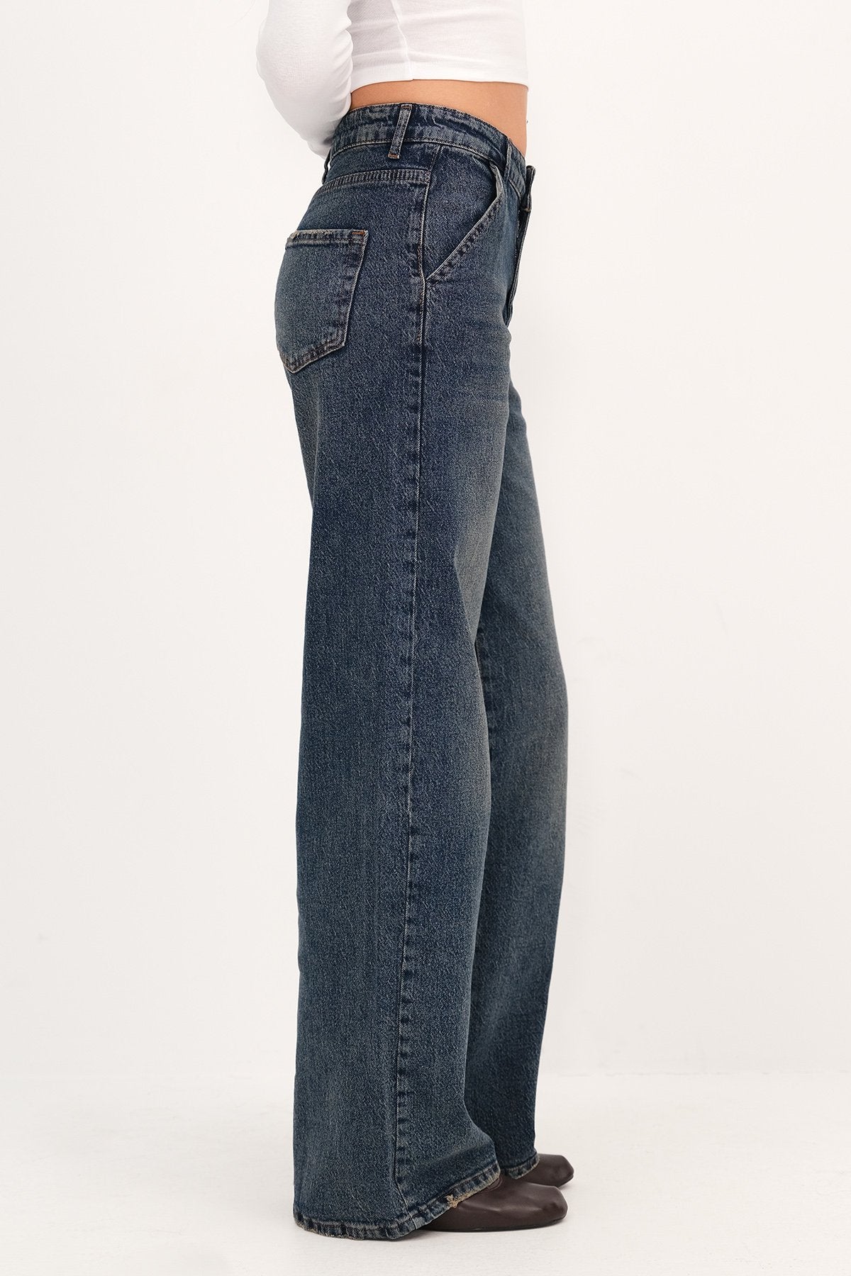 Light-Tint_Wide-Leg-Jeans-addax