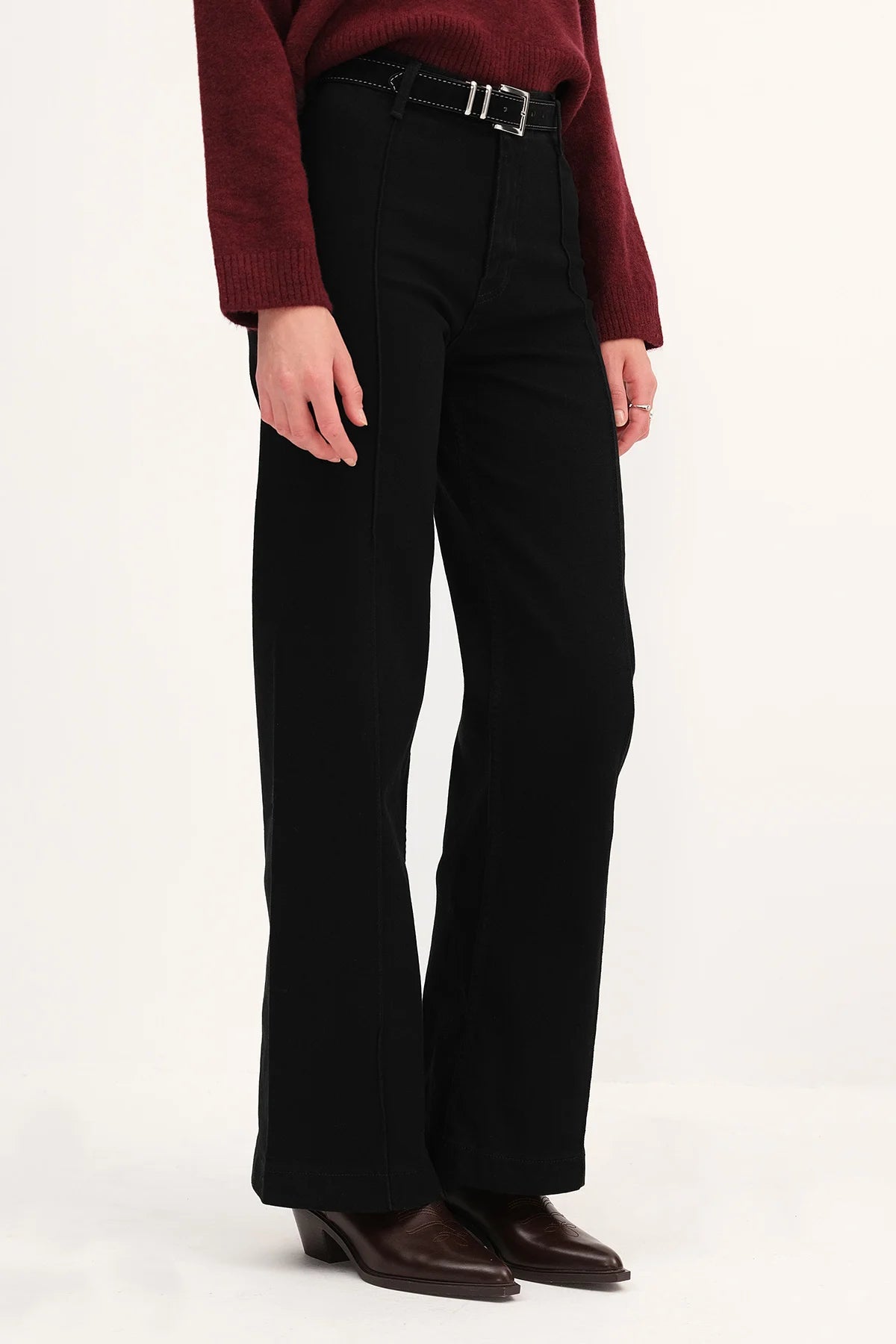 Black_Stitch-Detail-Wide-Leg-Jeans-addax