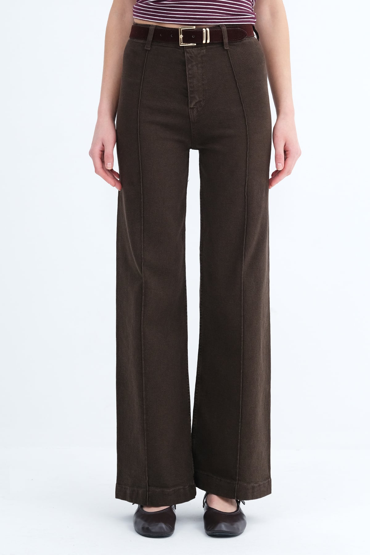 Bitter-Coffee_Stitch-Detail-Wide-Leg-Jeans-addax