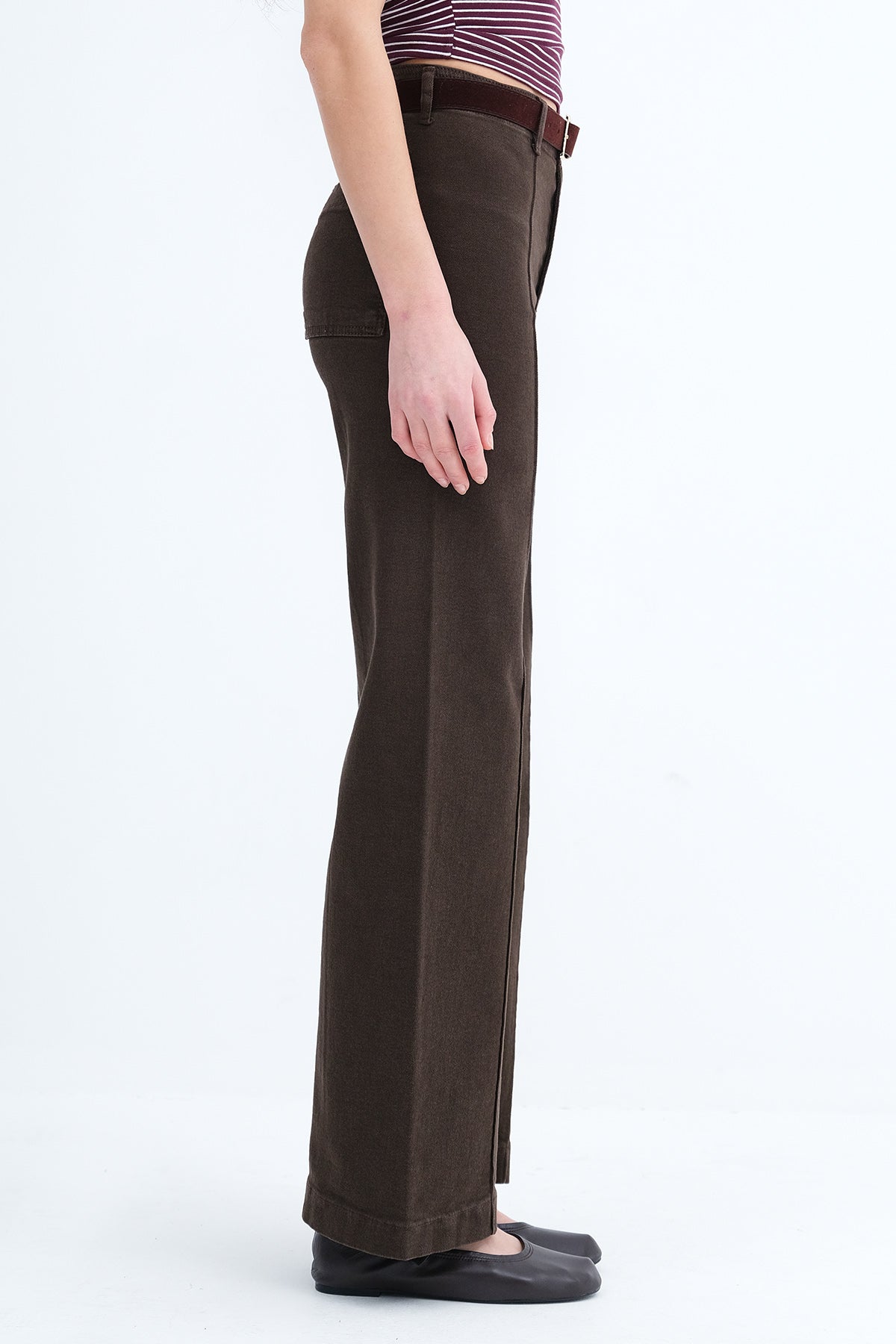 Bitter-Coffee_Stitch-Detail-Wide-Leg-Jeans-addax