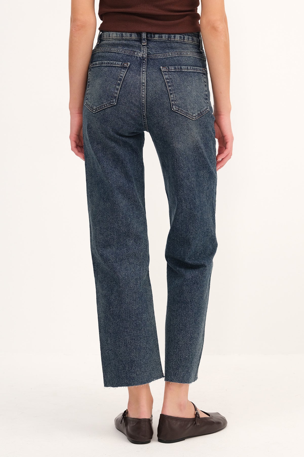 Light-Tint_Embellished-Jeans-addax