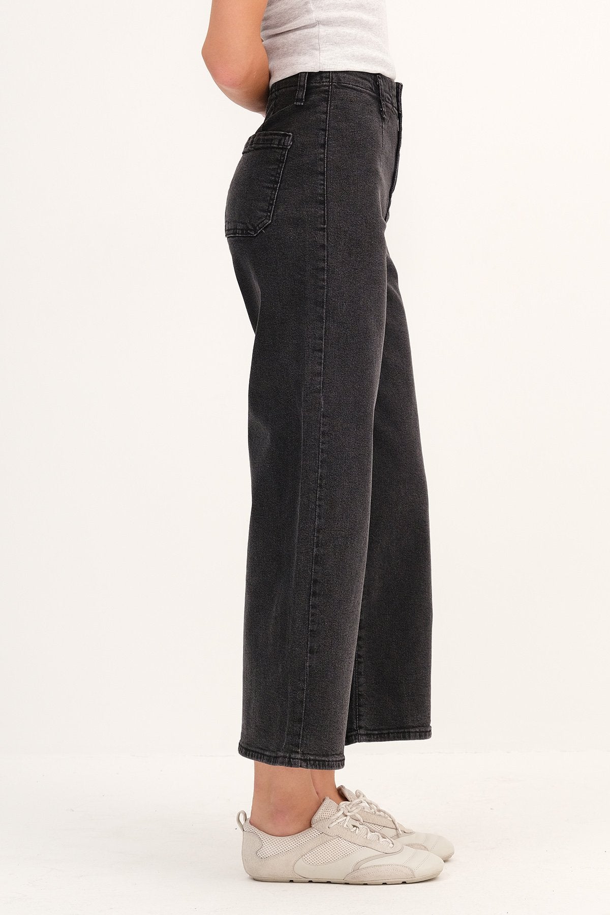 Charcoal_Wide-Leg-Jeans-addax