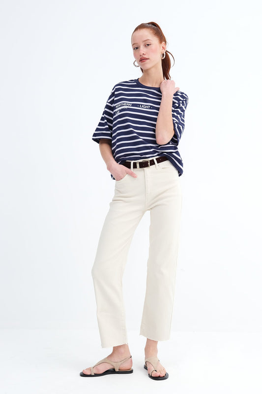 Beige_Straight-Leg-Jeans-with-Belt-addax