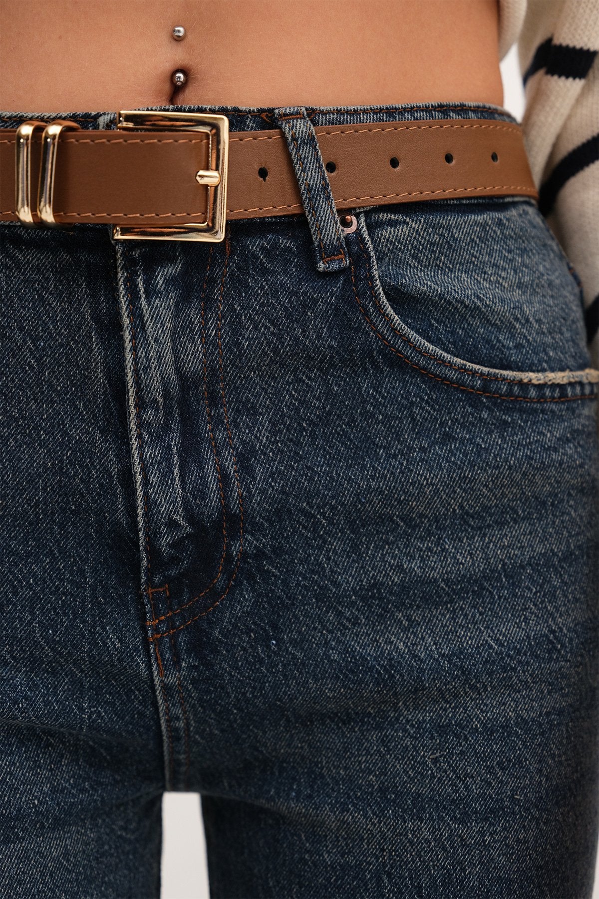 Brown-Tint_Straight-Leg-Jeans-with-Belt-addax