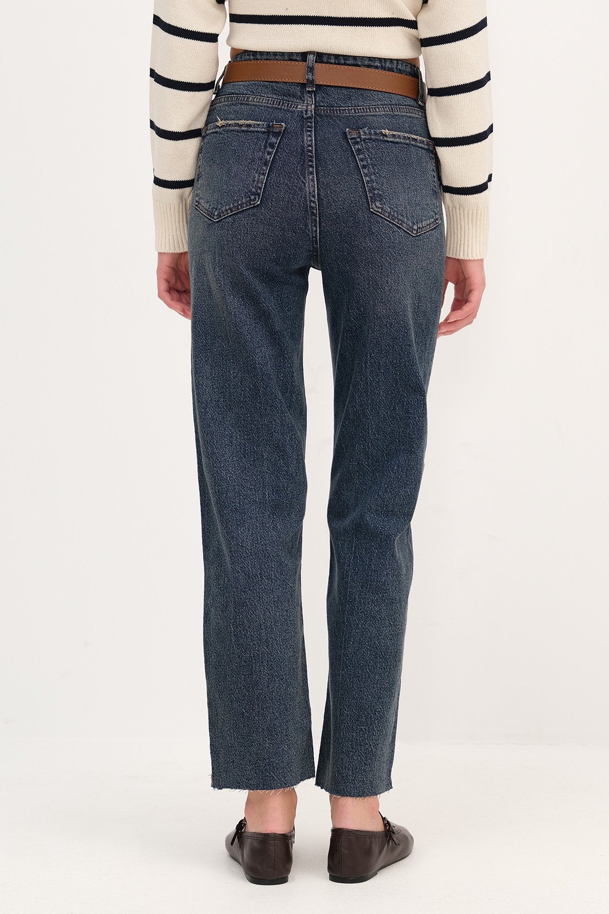 Brown-Tint_Straight-Leg-Jeans-with-Belt-addax