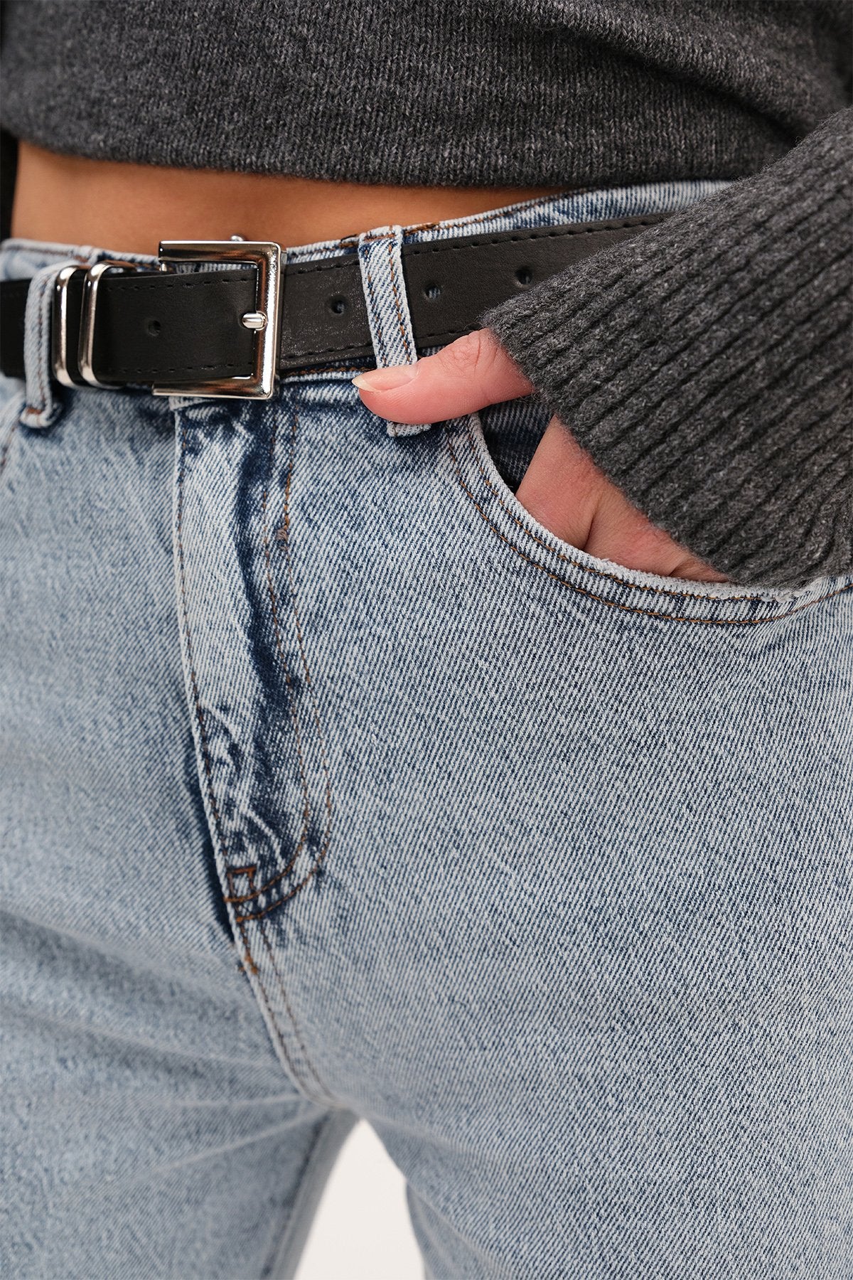 Acid-Wash_Straight-Leg-Jeans-with-Belt-addax