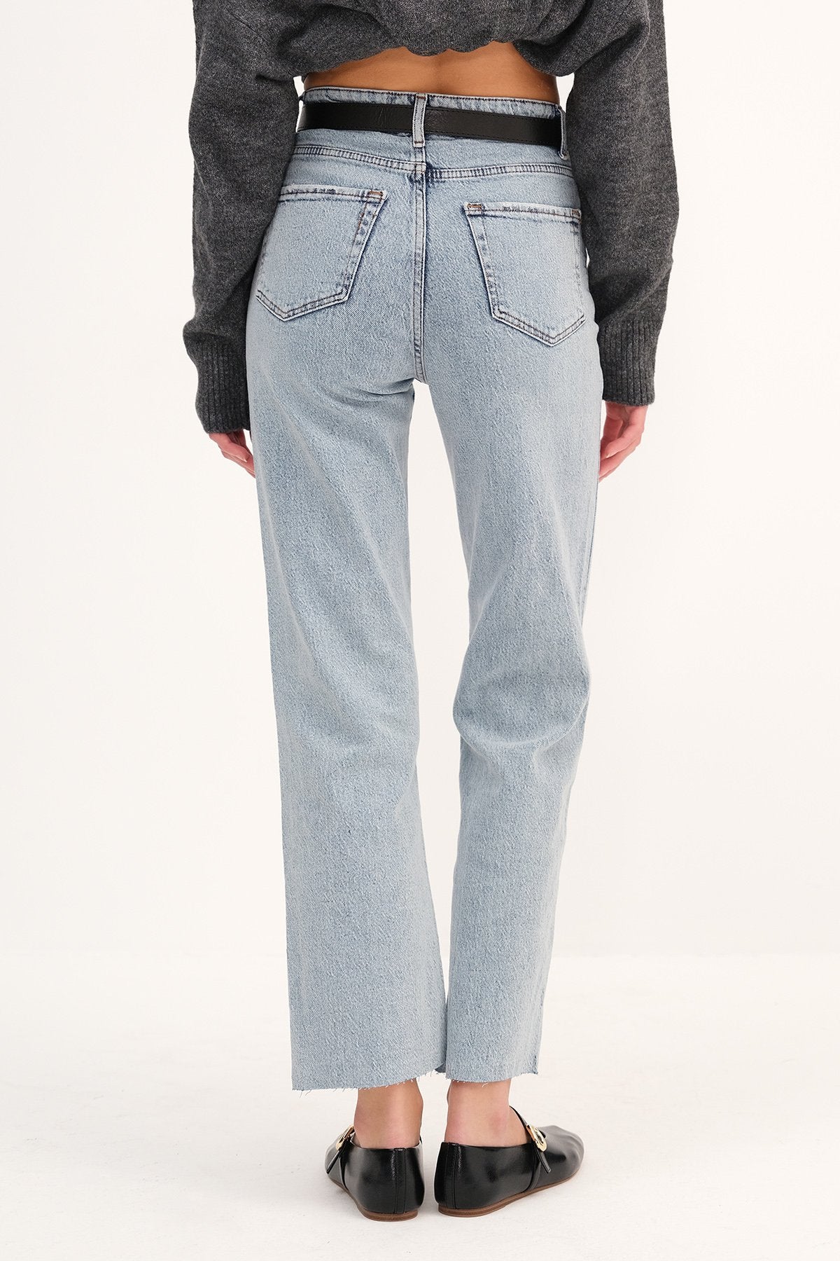 Acid-Wash_Straight-Leg-Jeans-with-Belt-addax
