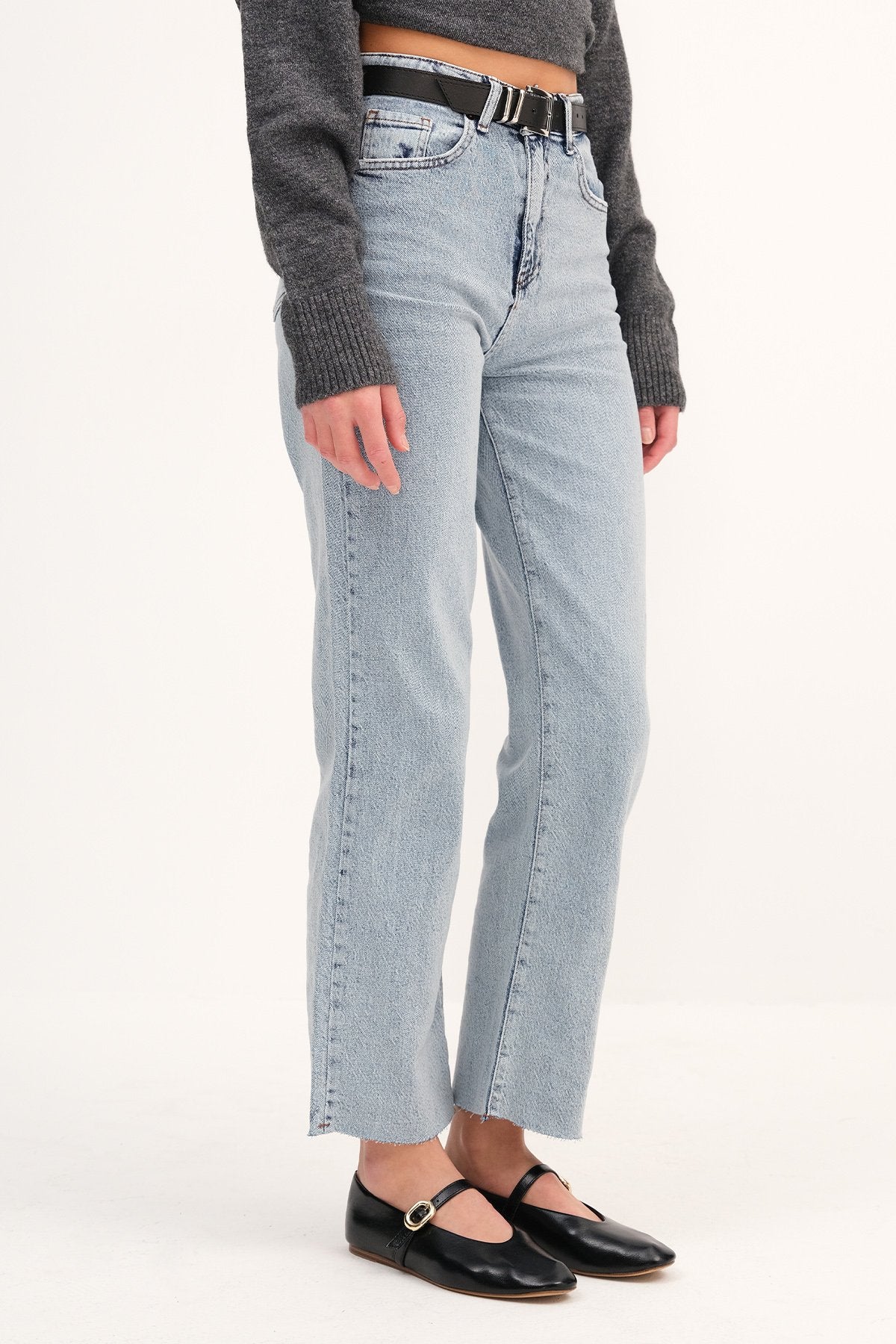 Acid-Wash_Straight-Leg-Jeans-with-Belt-addax