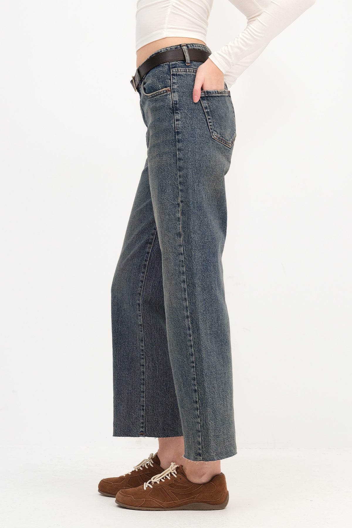 Green---Tint_Straight-Leg-Jeans-with-Belt-addax