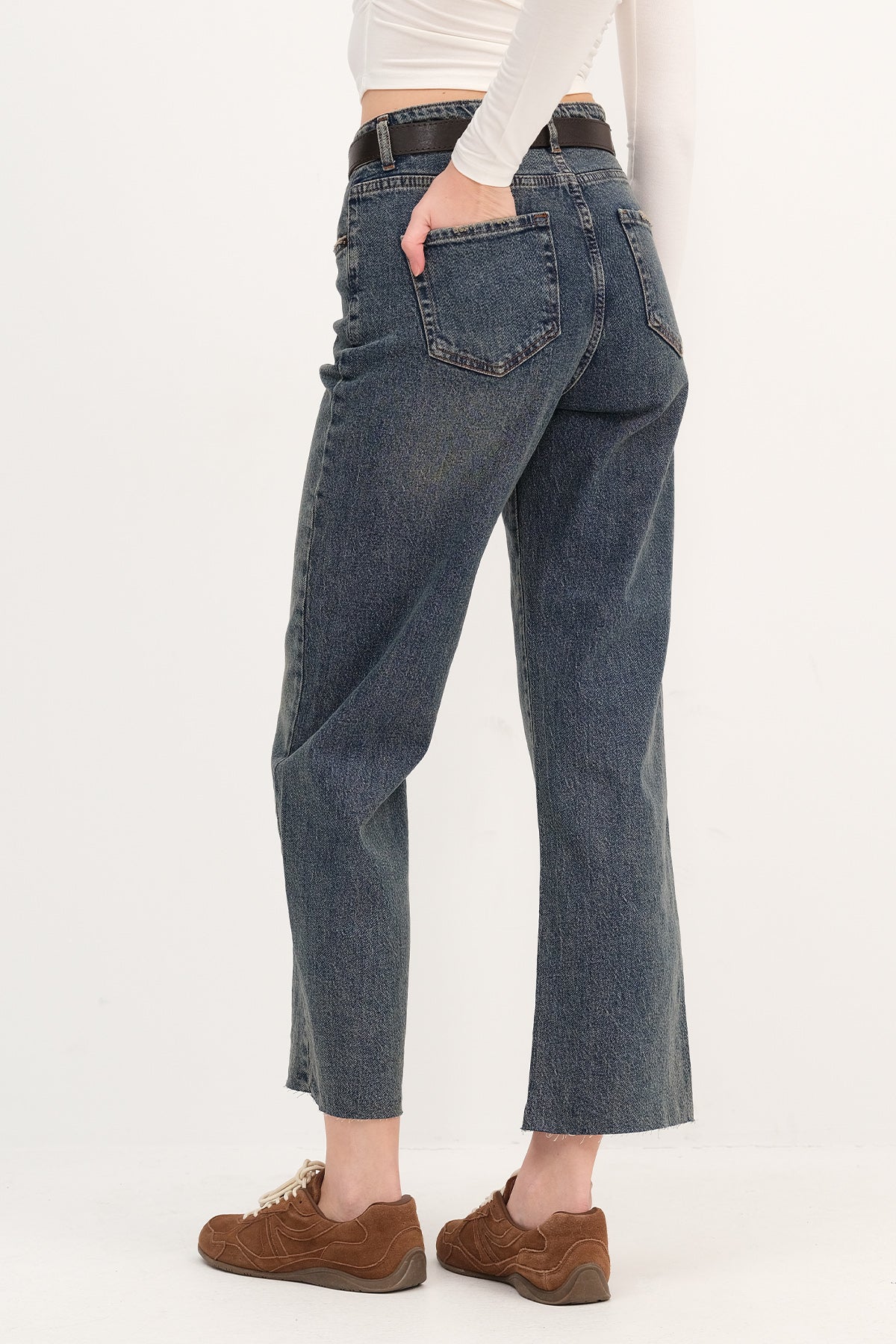 Green---Tint_Straight-Leg-Jeans-with-Belt-addax