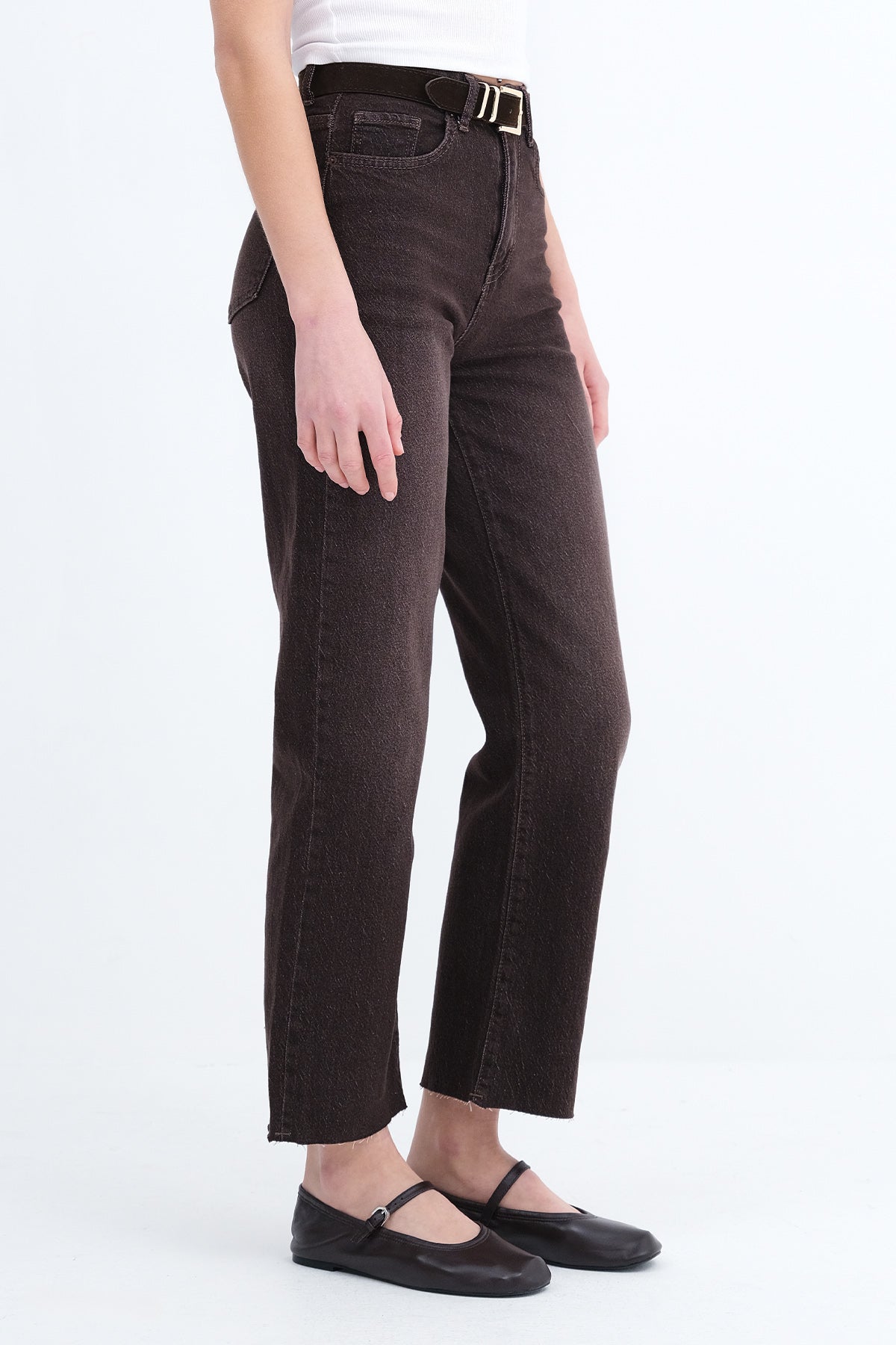 Vintage-Brown_Straight-Leg-Jeans-with-Belt-addax