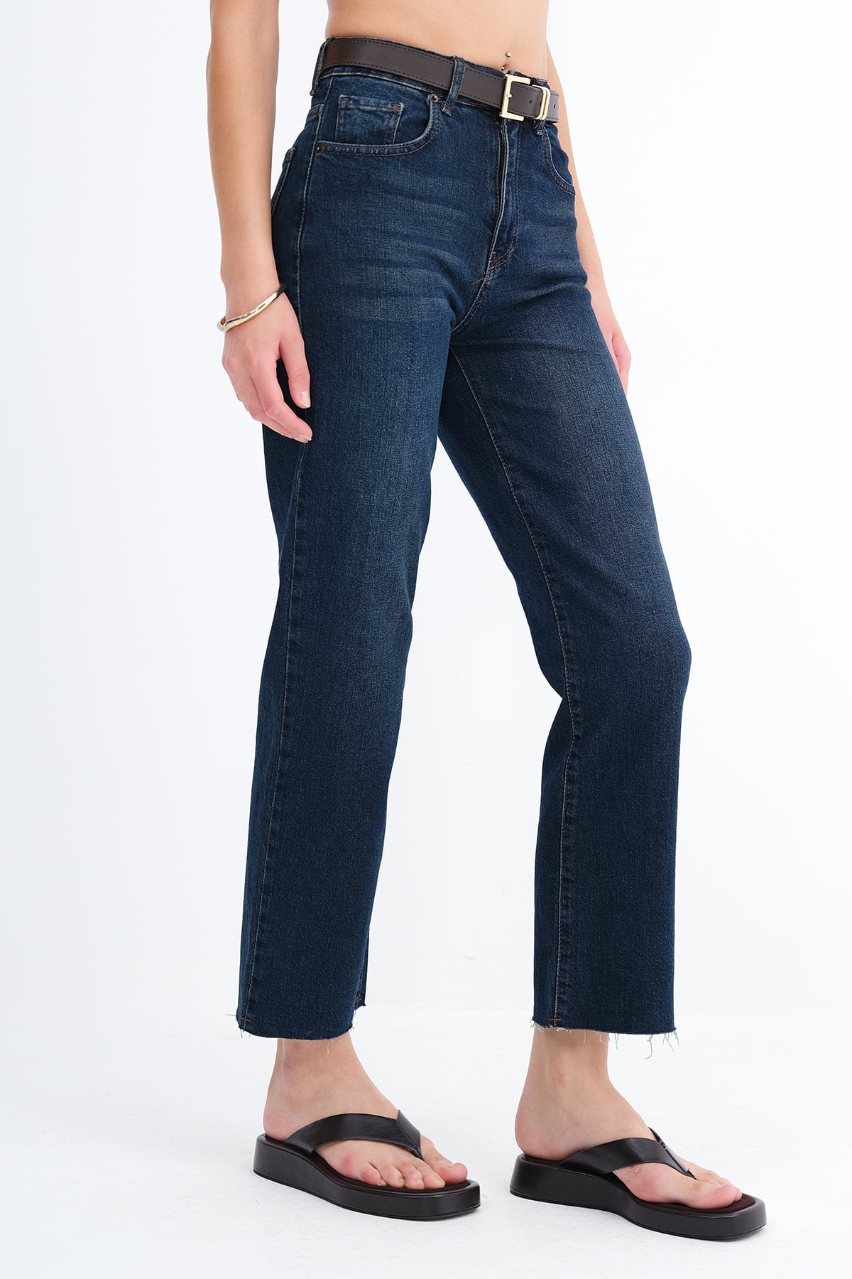 B.Tint_Straight-Leg-Jeans-with-Belt-addax