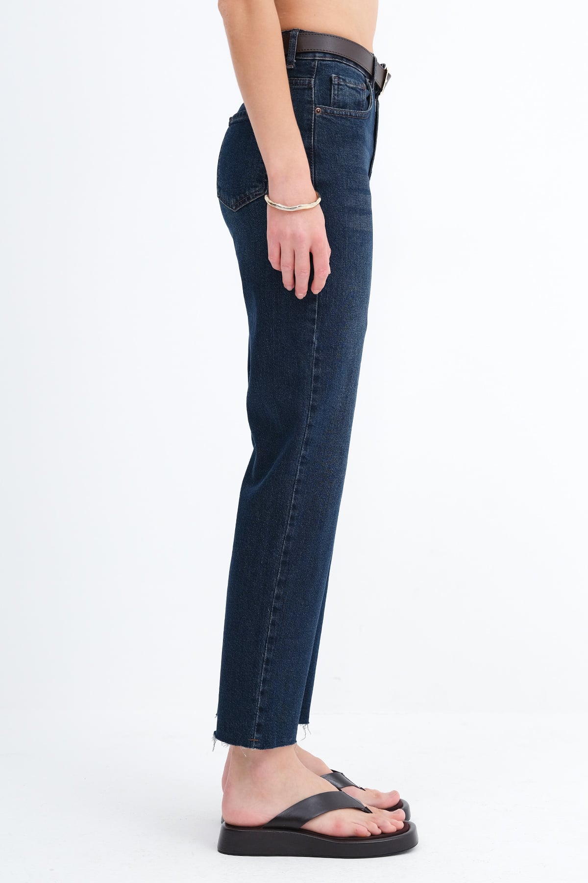 B.Tint_Straight-Leg-Jeans-with-Belt-addax