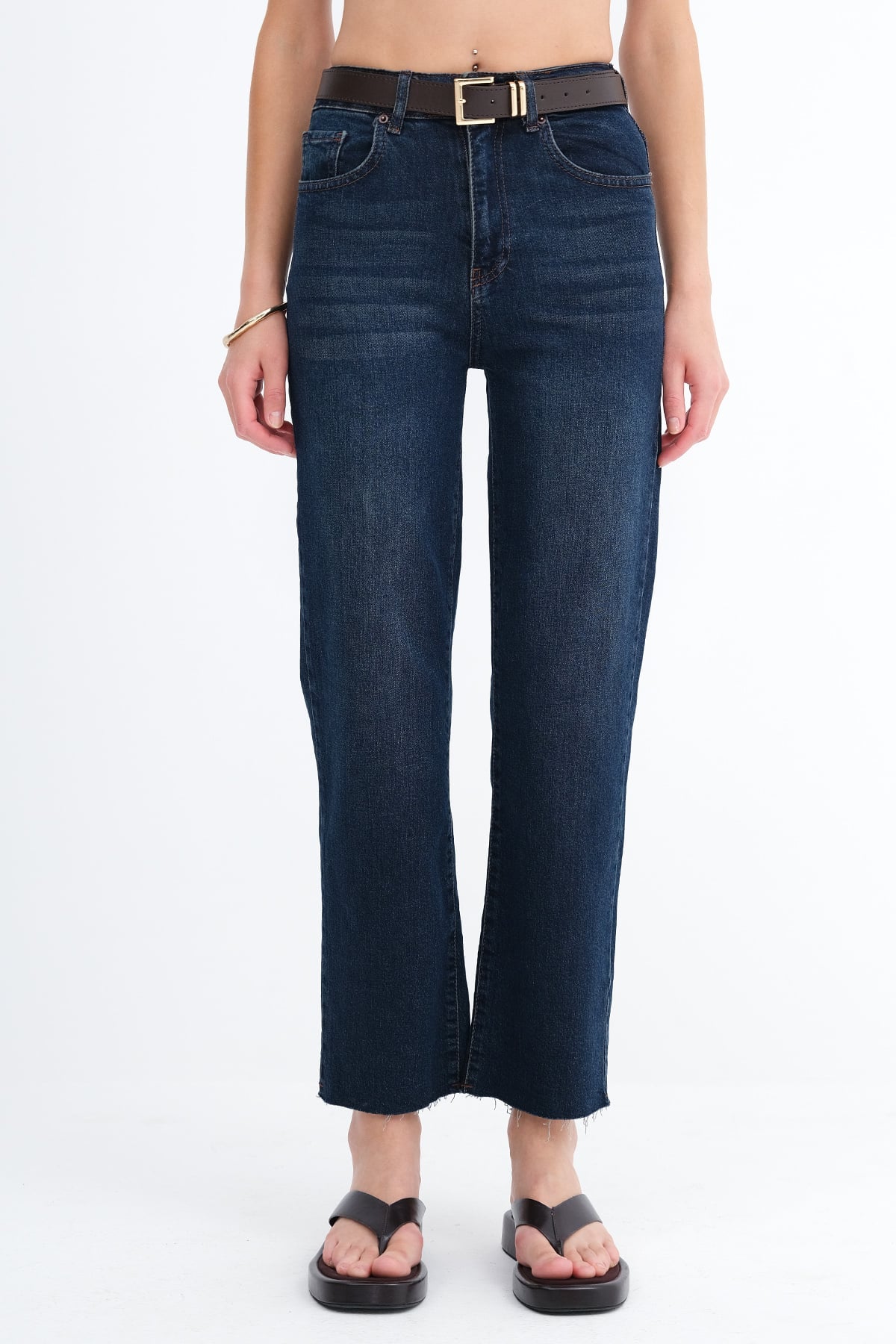 B.Tint_Straight-Leg-Jeans-with-Belt-addax