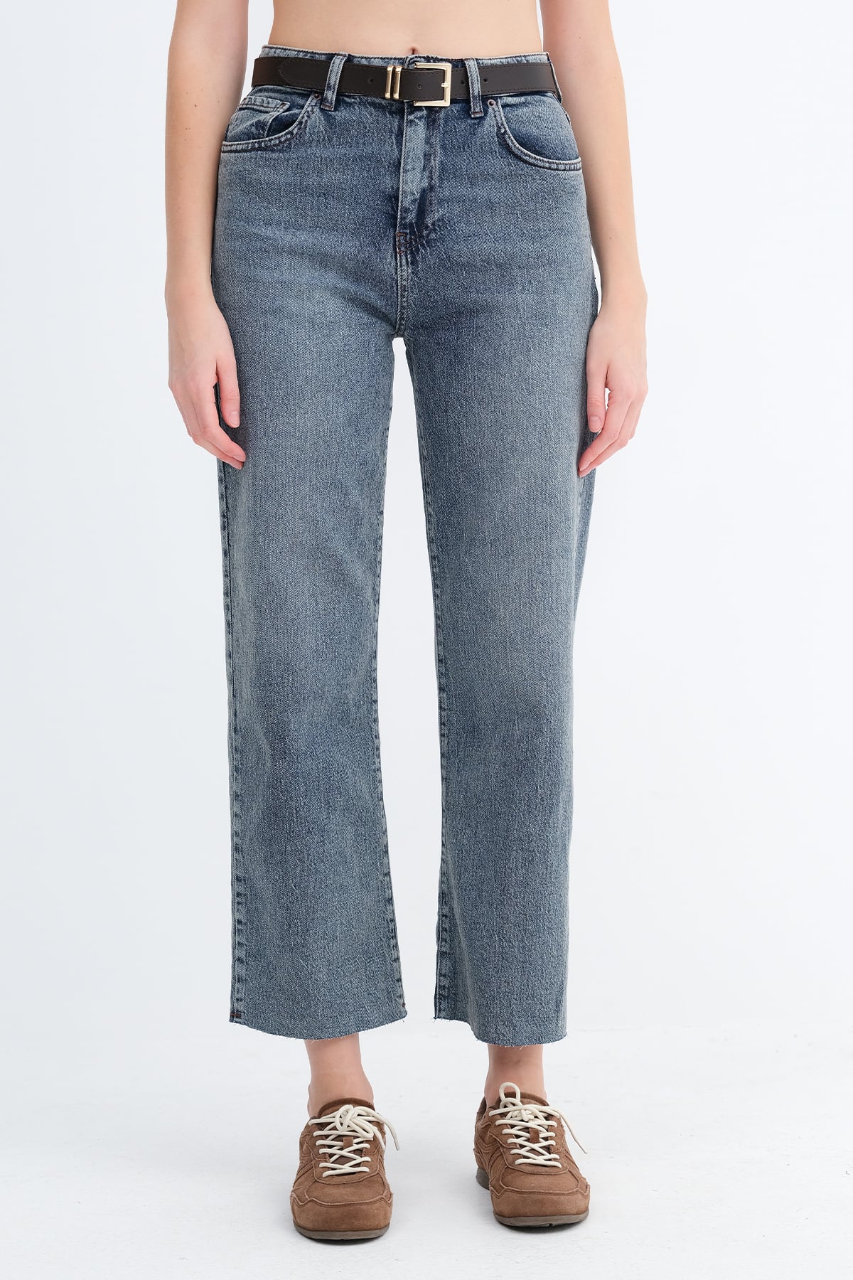 Cold-Blue_Straight-Leg-Jeans-with-Belt-addax