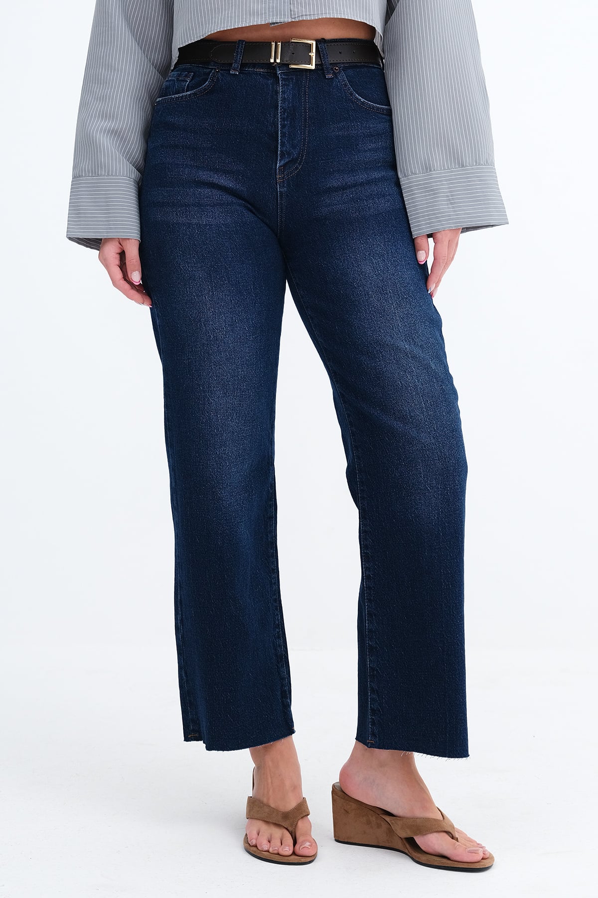 Ocean_Straight-Leg-Jeans-with-Belt-addax