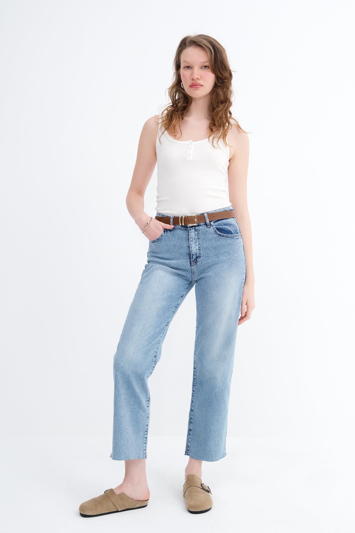 Other-_Straight-Leg-Jeans-with-Belt-addax