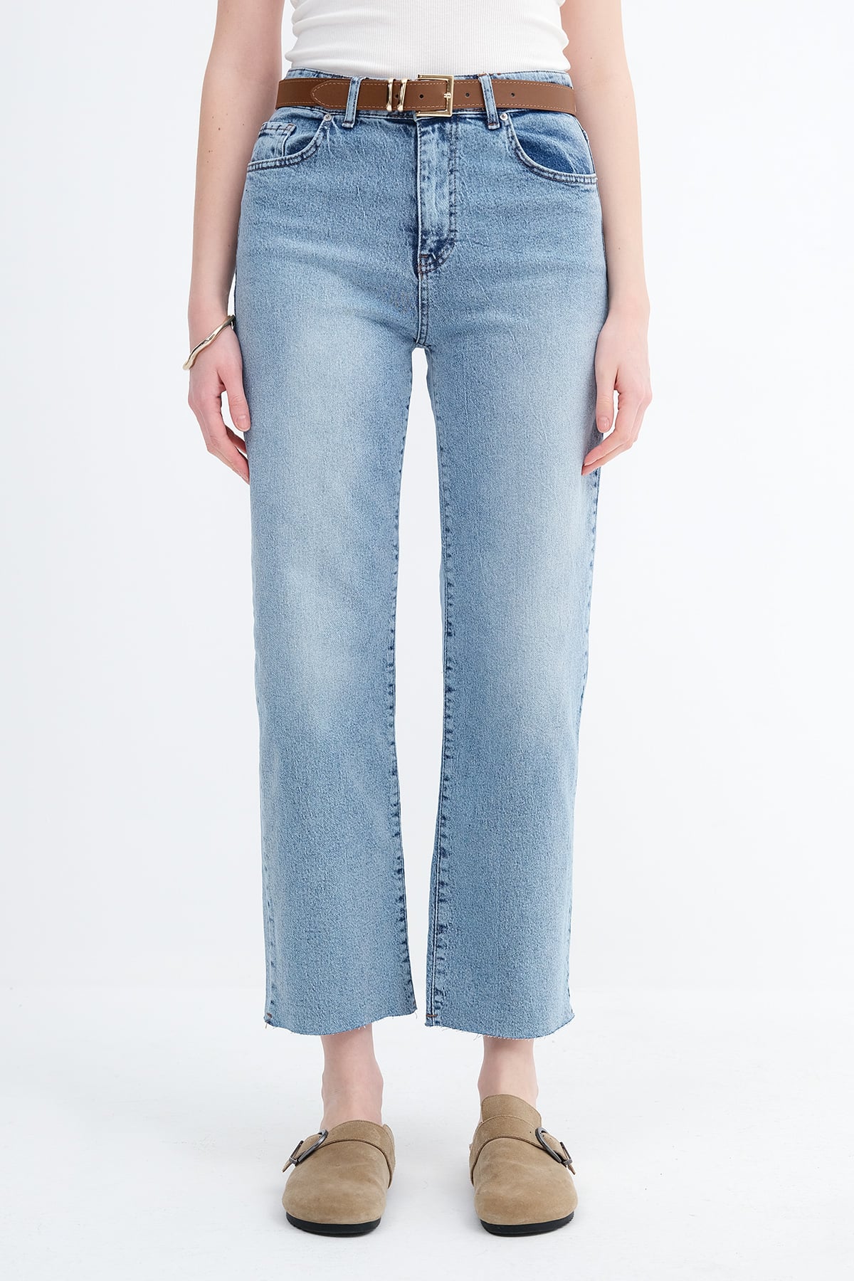 Other-_Straight-Leg-Jeans-with-Belt-addax