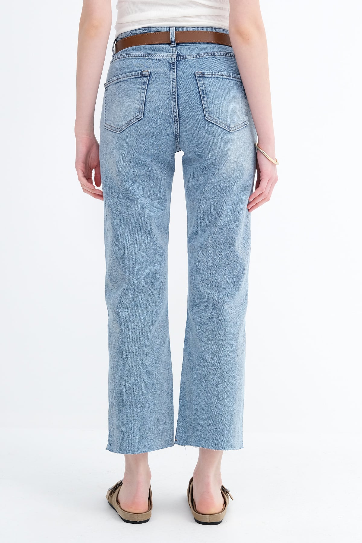 Other-_Straight-Leg-Jeans-with-Belt-addax