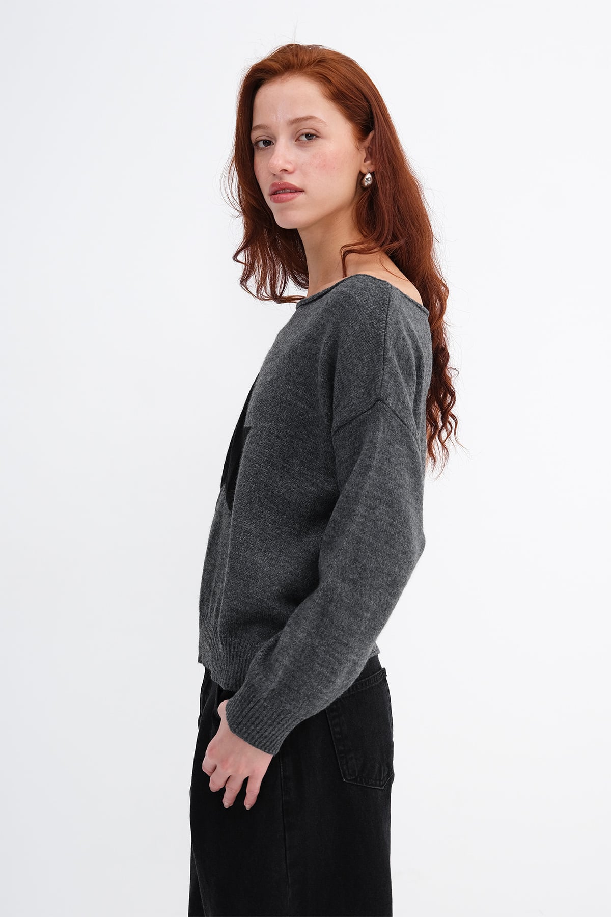 Charcoal_Star-Pattern-Knit-Sweater-addax