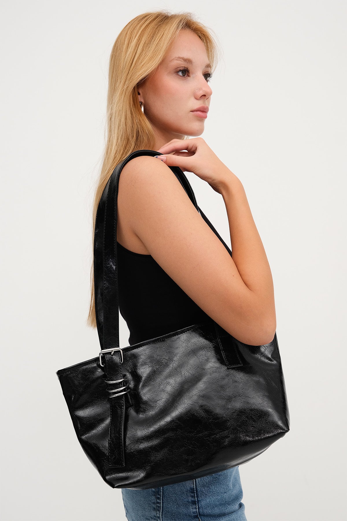 Black_Belt-Detail-Hand-Shoulder-Bag-addax