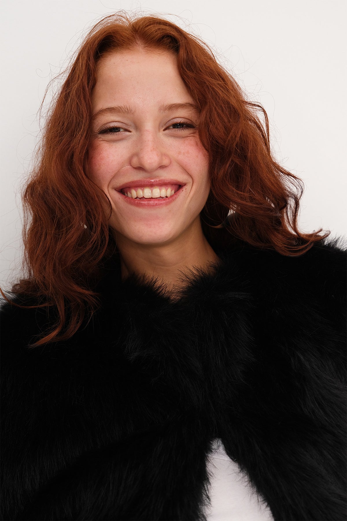 Black_Short-Faux-Fur-Coat-addax