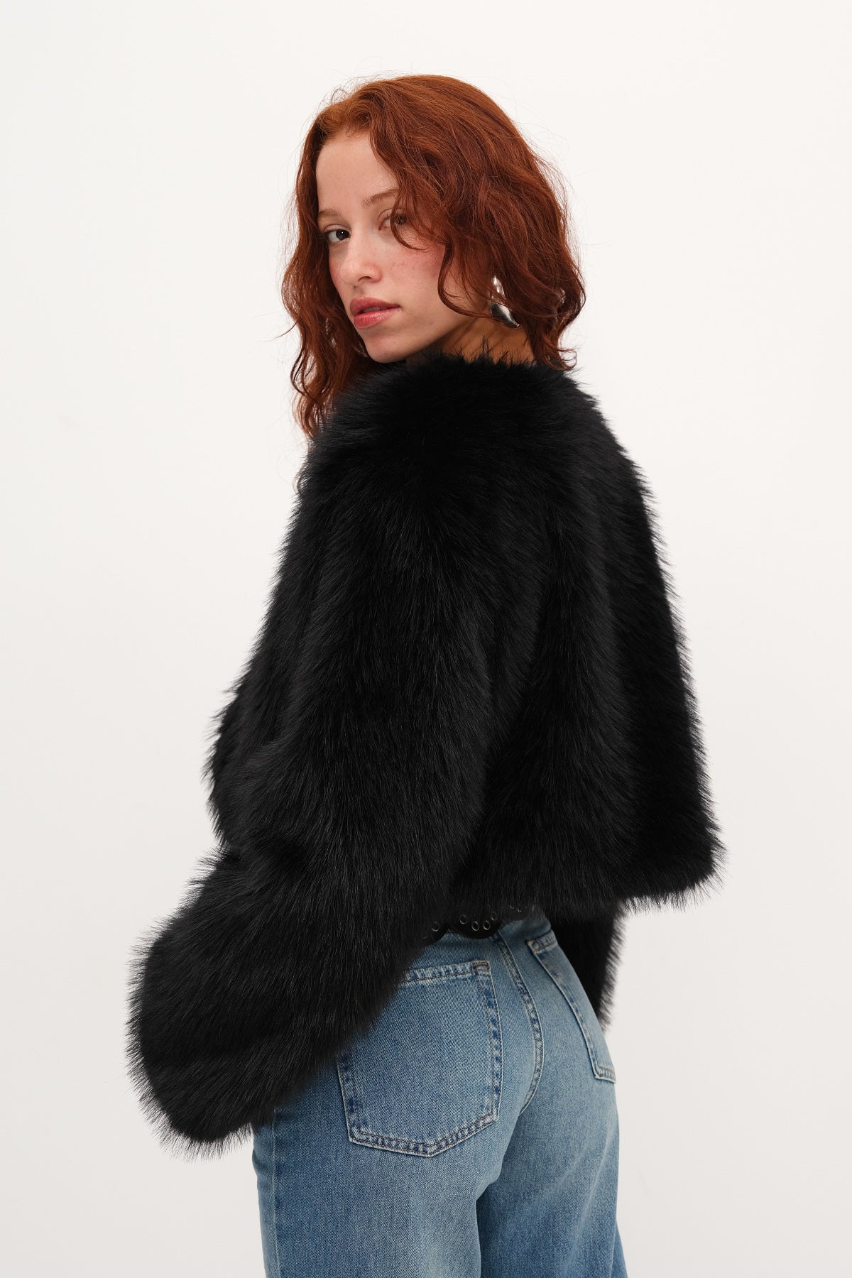 Black_Short-Faux-Fur-Coat-addax