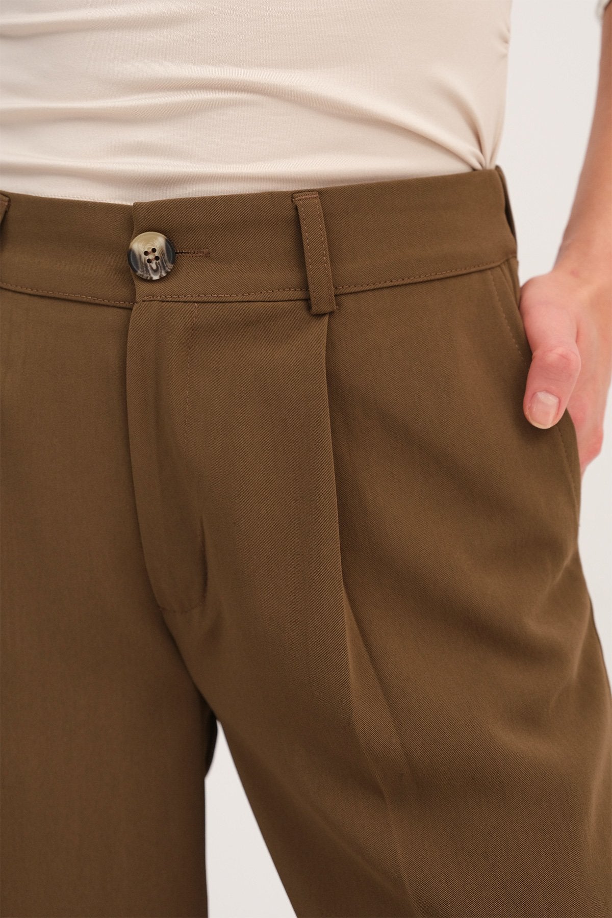 Oil-Green_Buttoned-Wide-Leg-Pants-addax