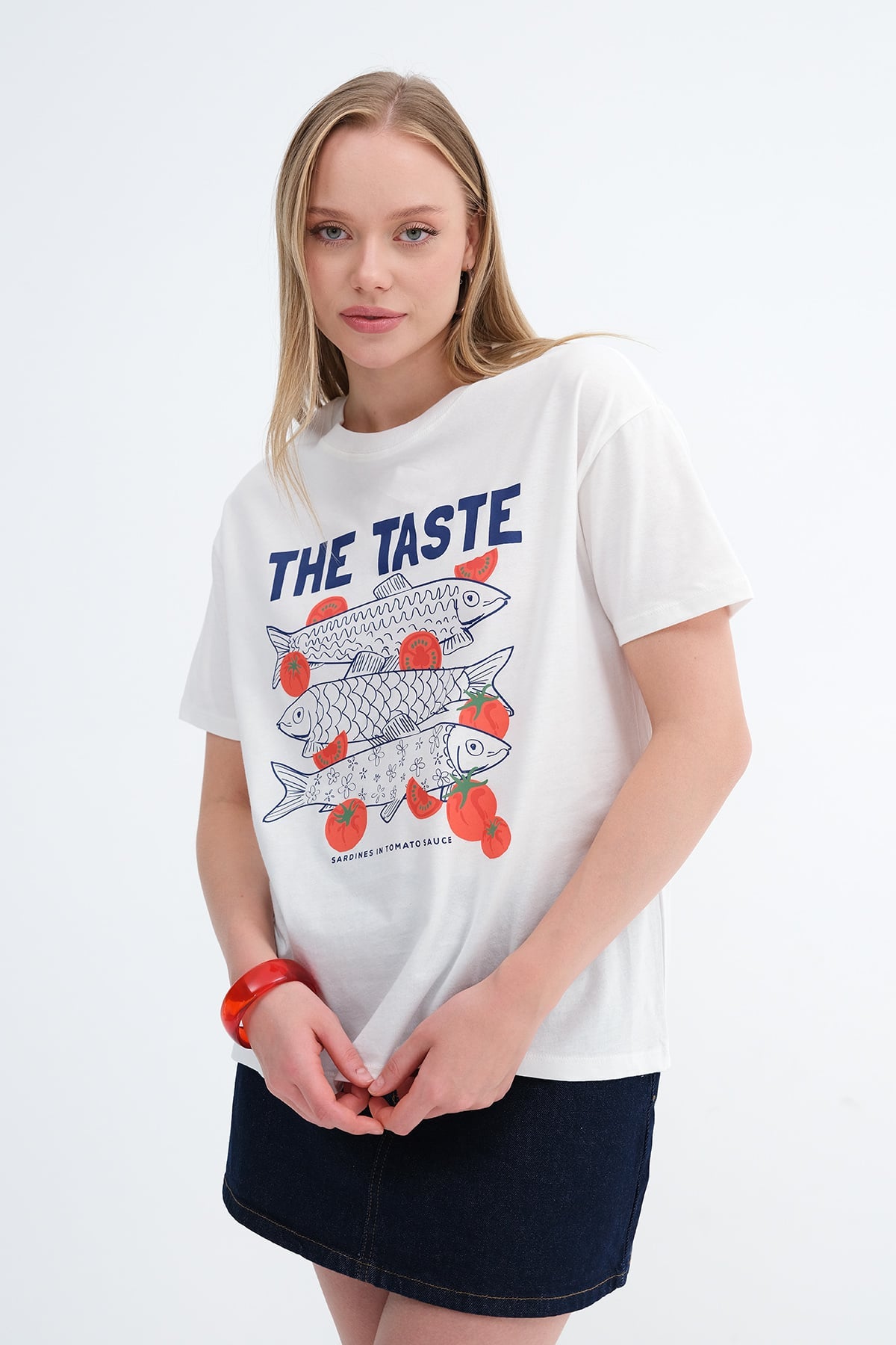 Ecru_Crew-Neck-Printed-T-shirt-addax