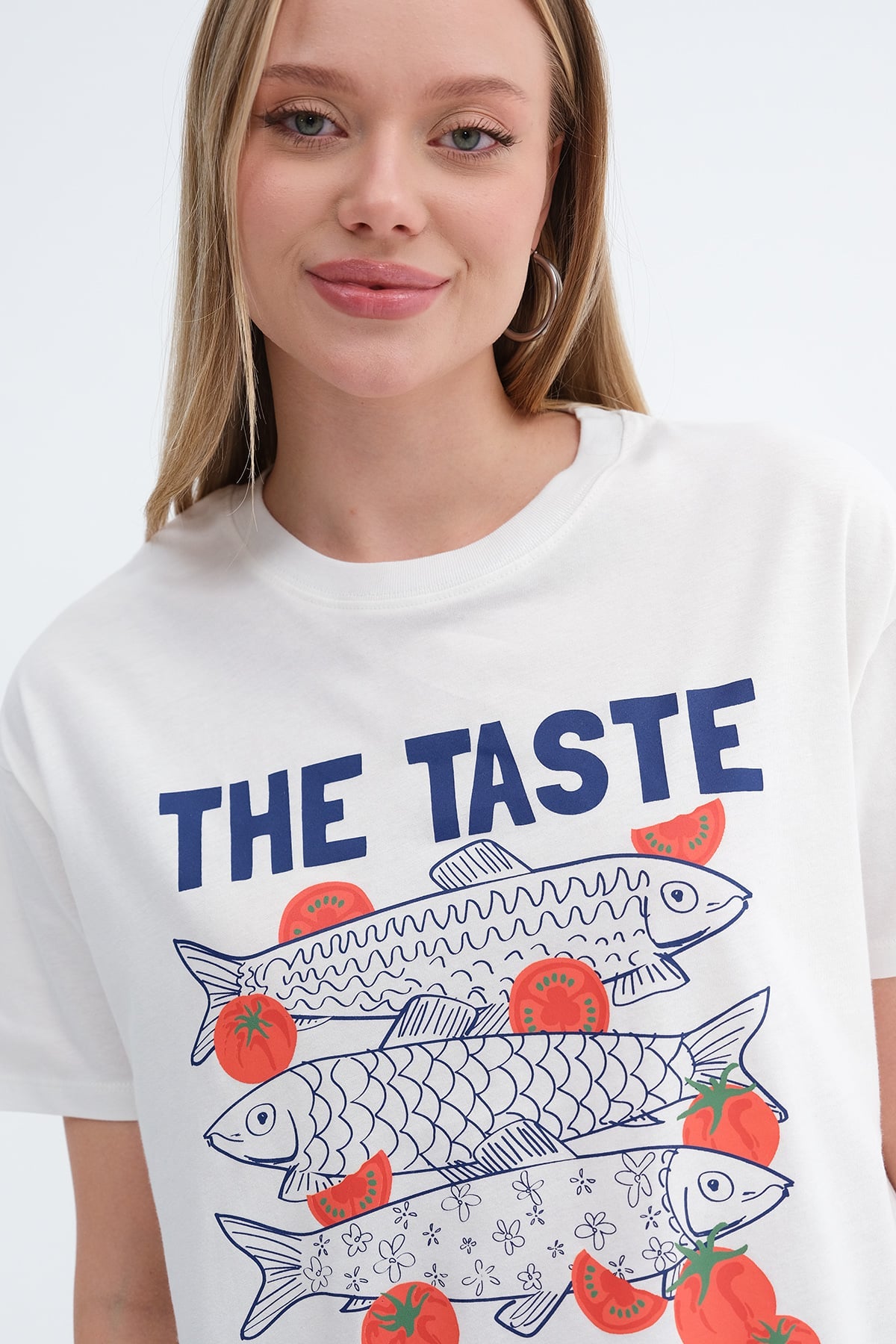 Ecru_Crew-Neck-Printed-T-shirt-addax