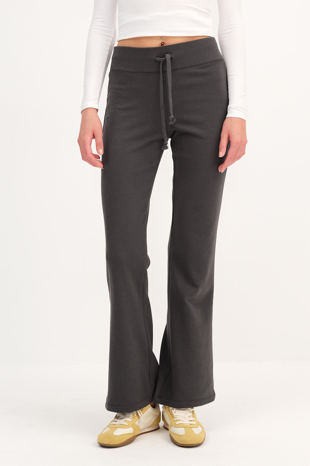 Charcoal_Elastic-Waist-Sweatpants-addax