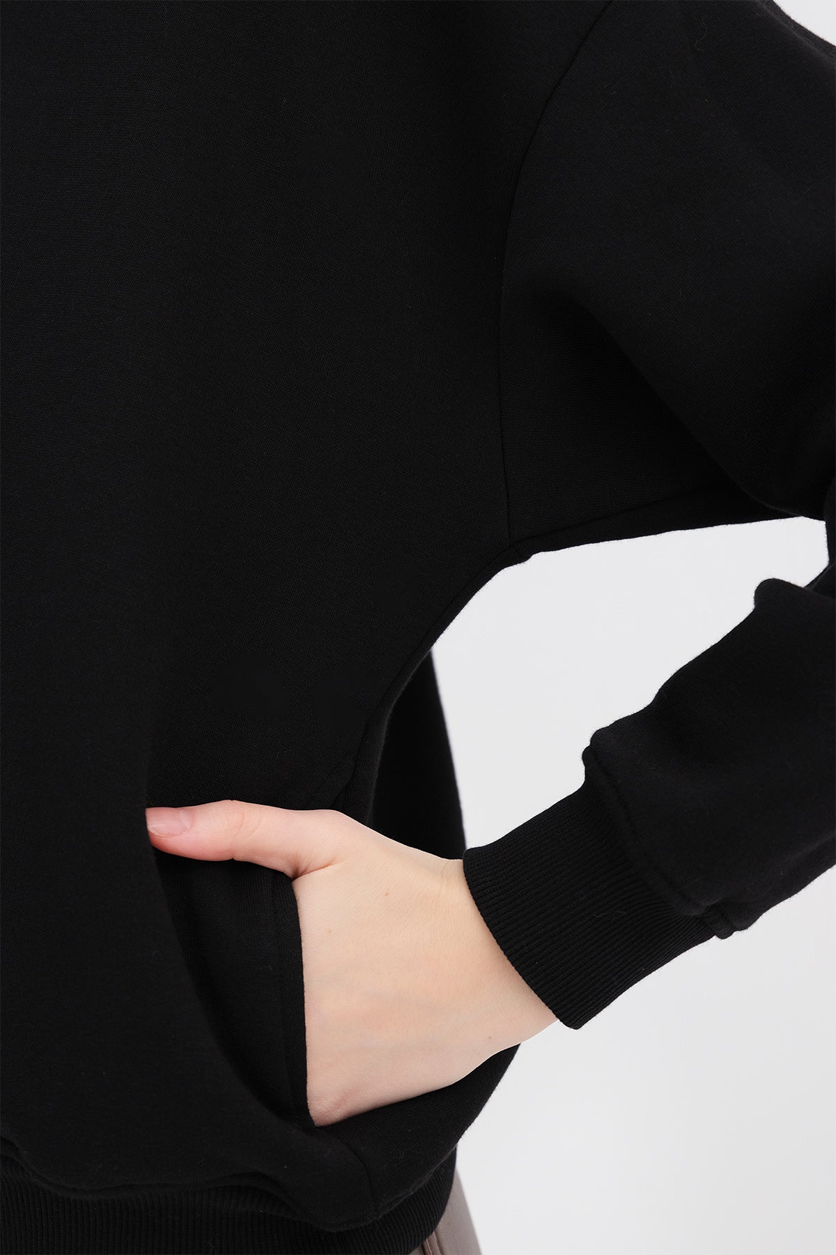 Black_Hooded-Brushed-Sweatshirt-addax