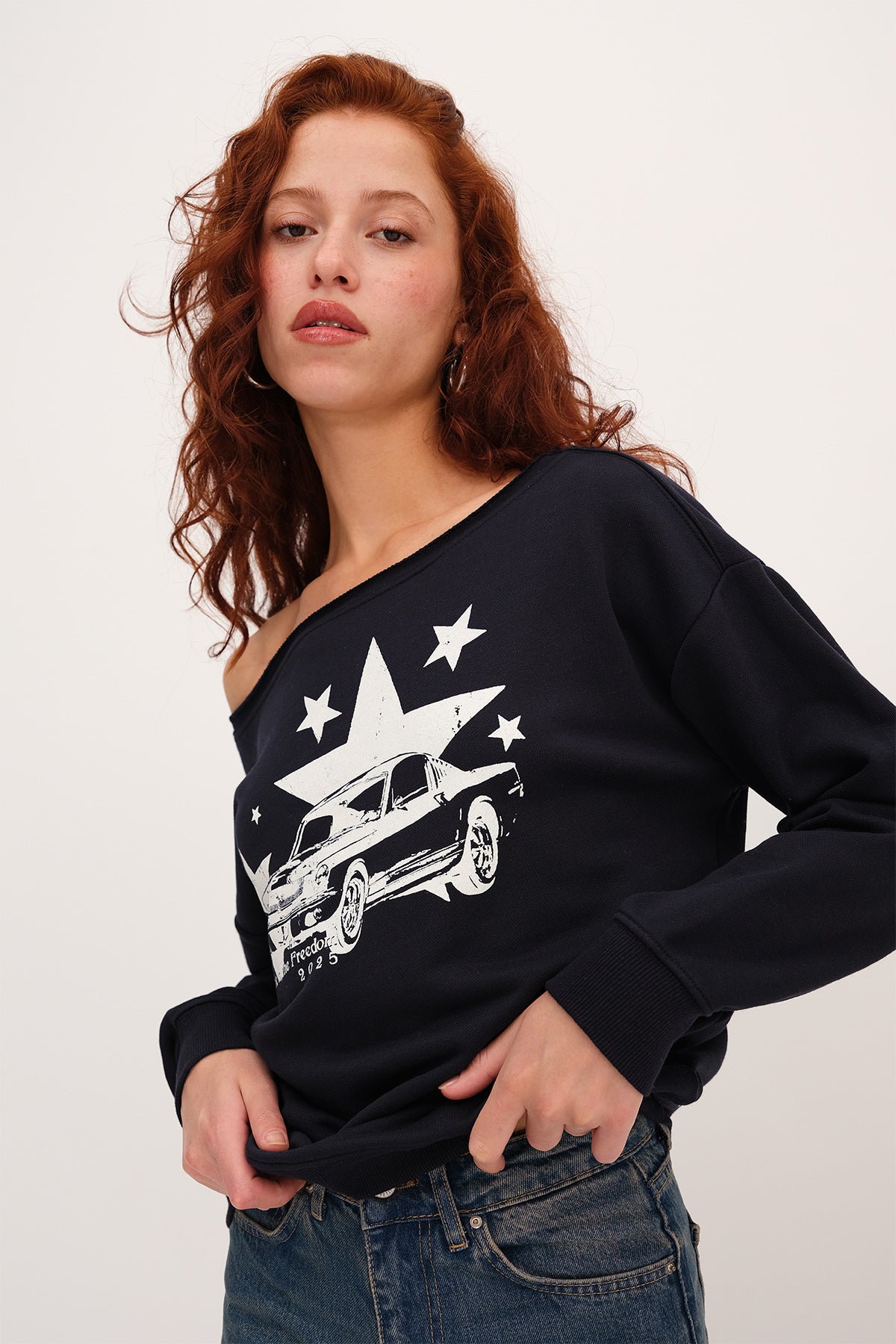 Night-Blue_Boat-Neck-Car-Print-Sweatshirt-addax