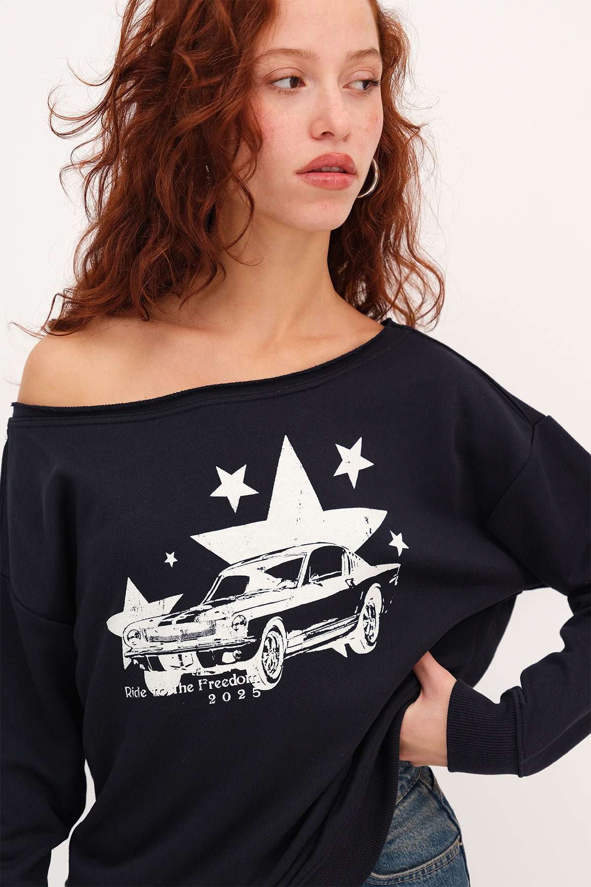 Night-Blue_Boat-Neck-Car-Print-Sweatshirt-addax
