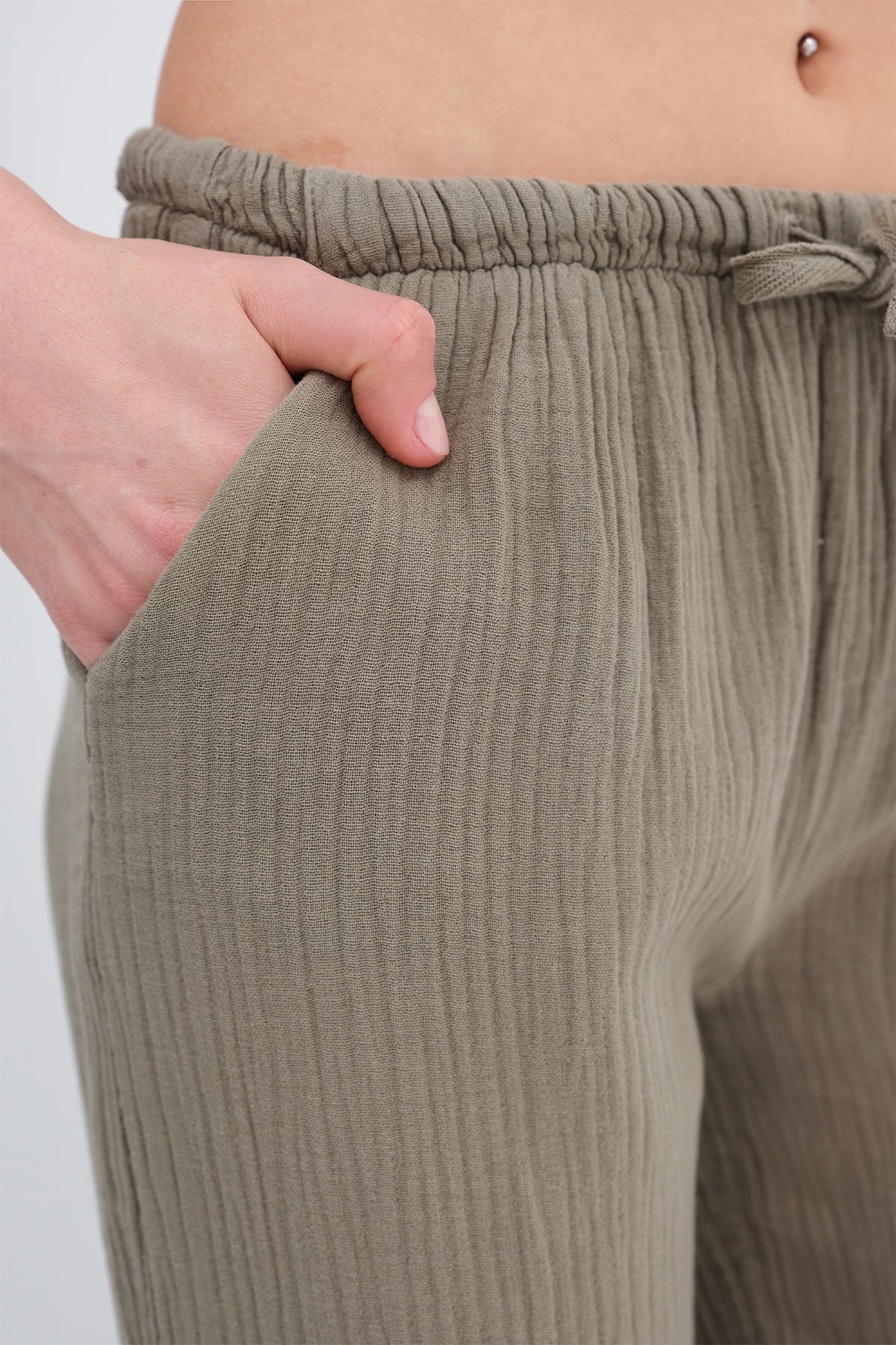 Oil-Green_Waist-Tie-Pants-addax