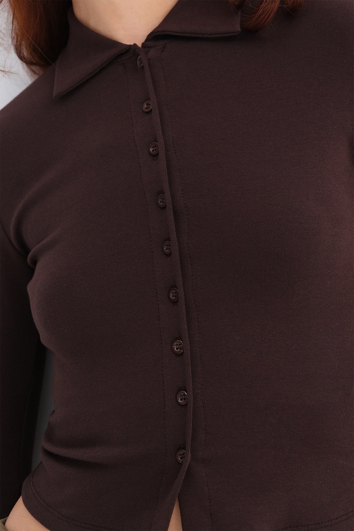 Bitter-Coffee_Polo-Collar-Buttoned-Cardigan-addax