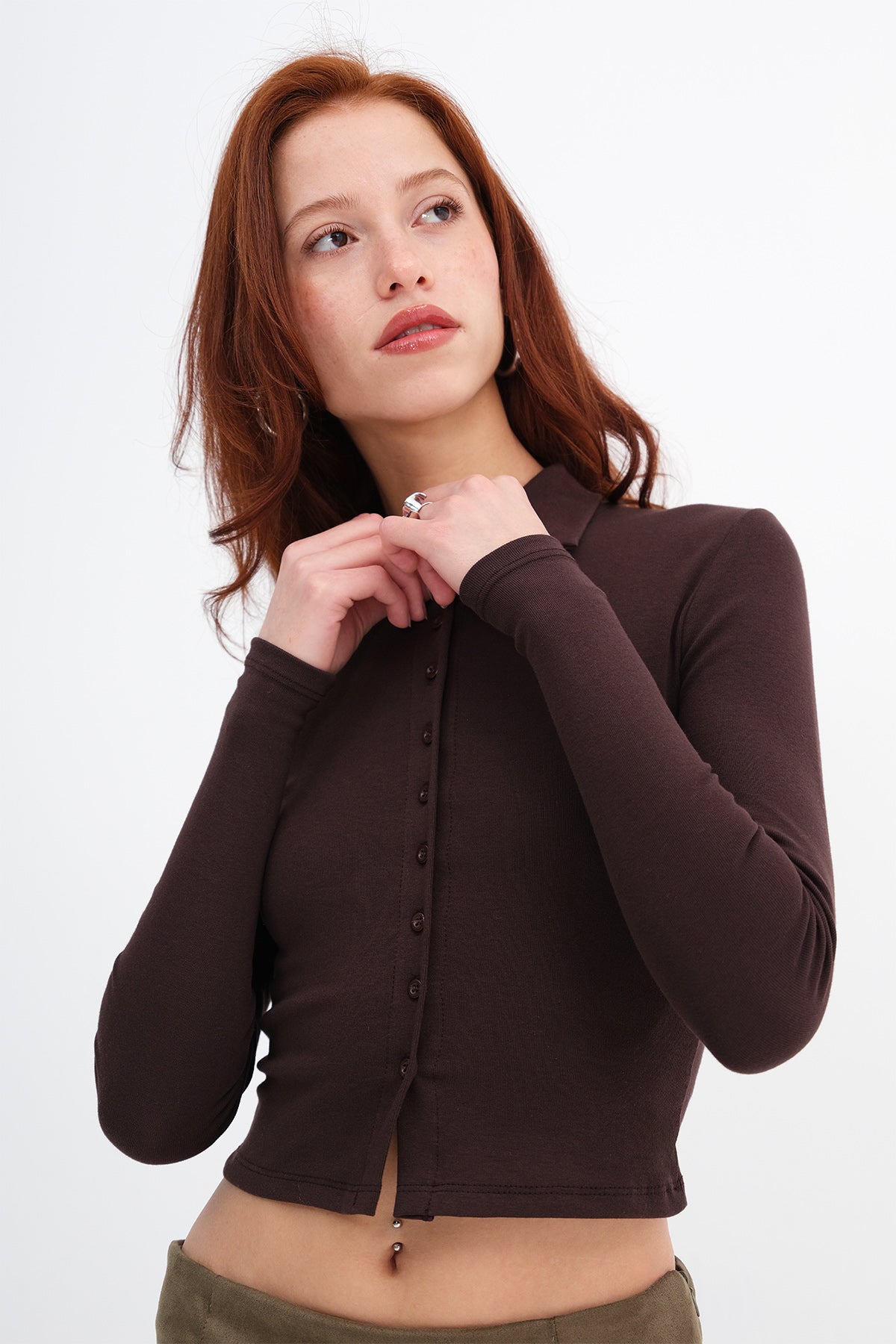 Bitter-Coffee_Polo-Collar-Buttoned-Cardigan-addax