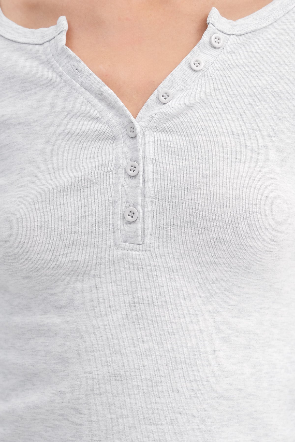 Snow-Melange_Buttoned-Collar-Blouse-addax