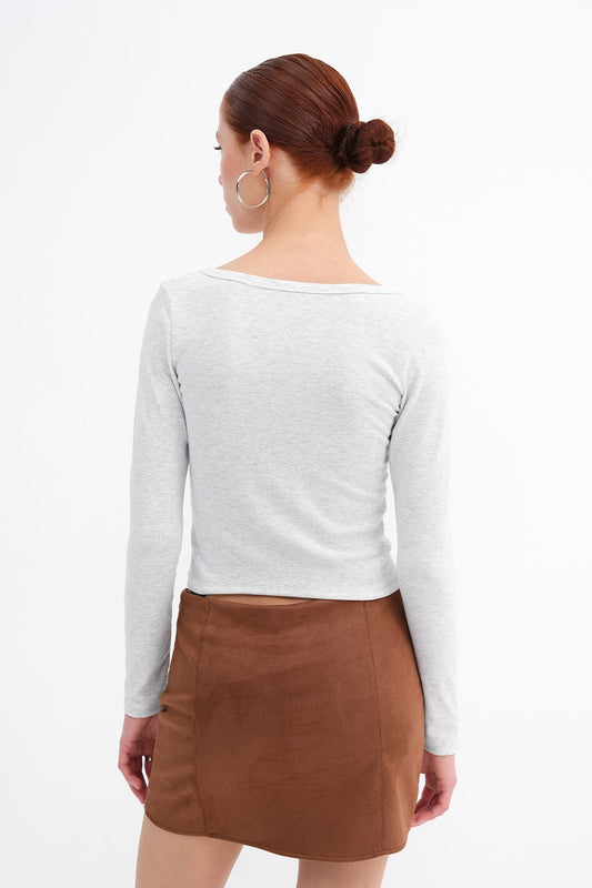 Snow-Melange_Buttoned-Collar-Blouse-addax