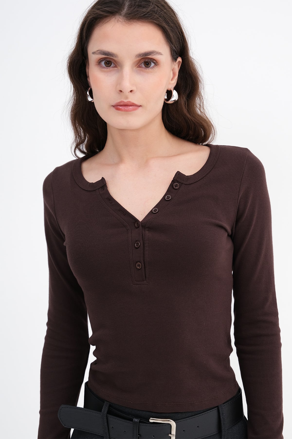 Bitter-Coffee_Buttoned-Collar-Blouse-addax