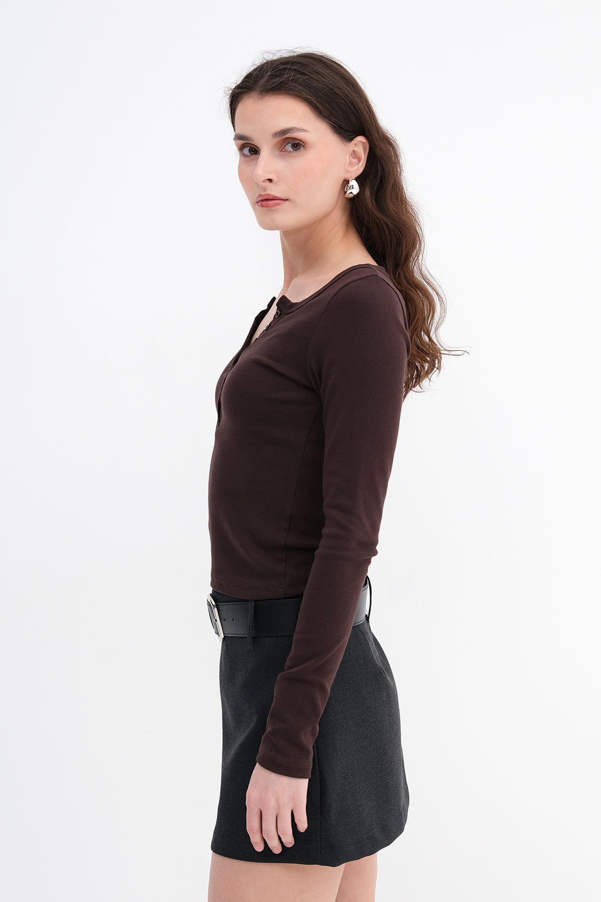 Bitter-Coffee_Buttoned-Collar-Blouse-addax