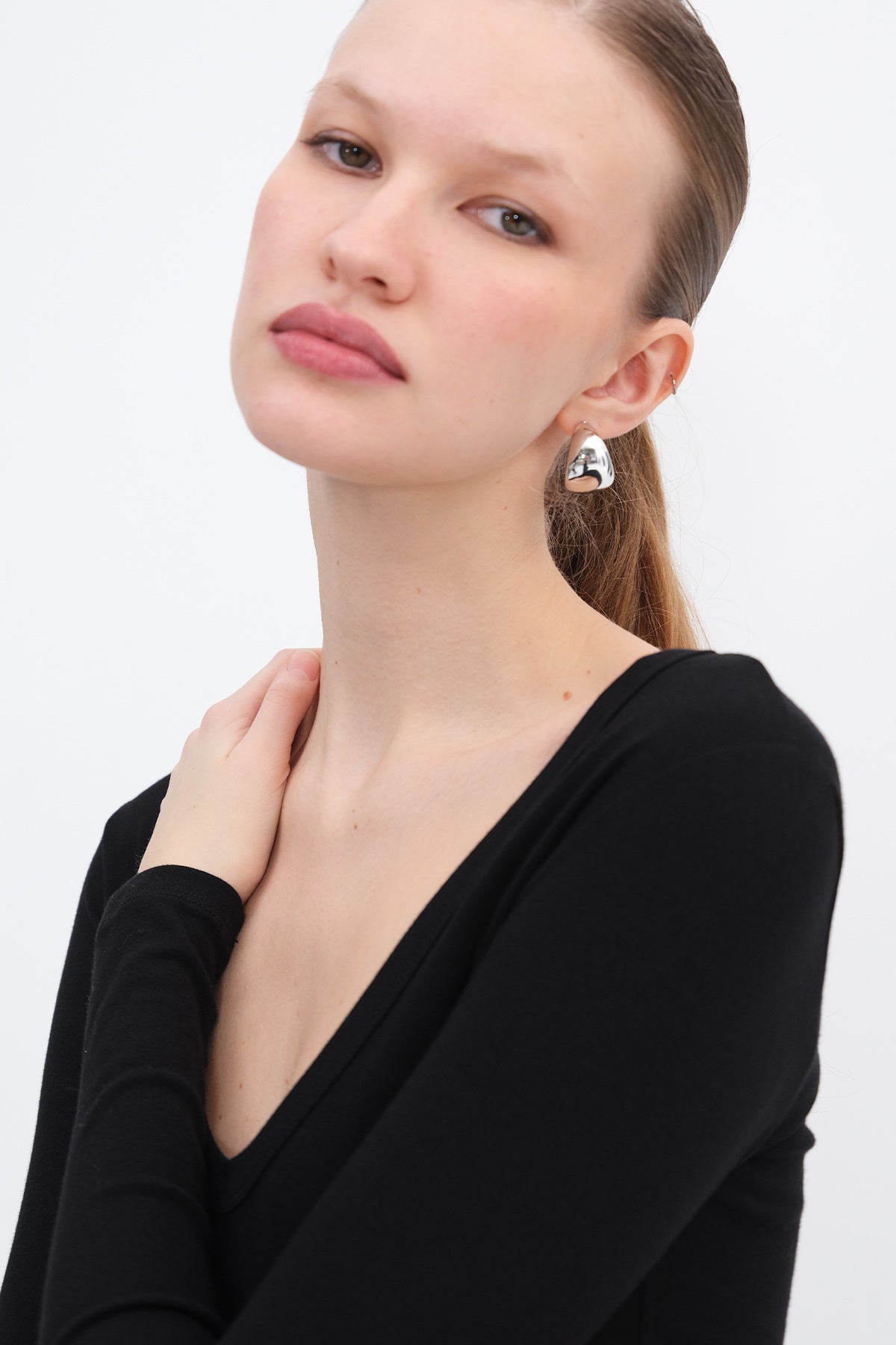 Black_V-Neck-Basic-Blouse-addax