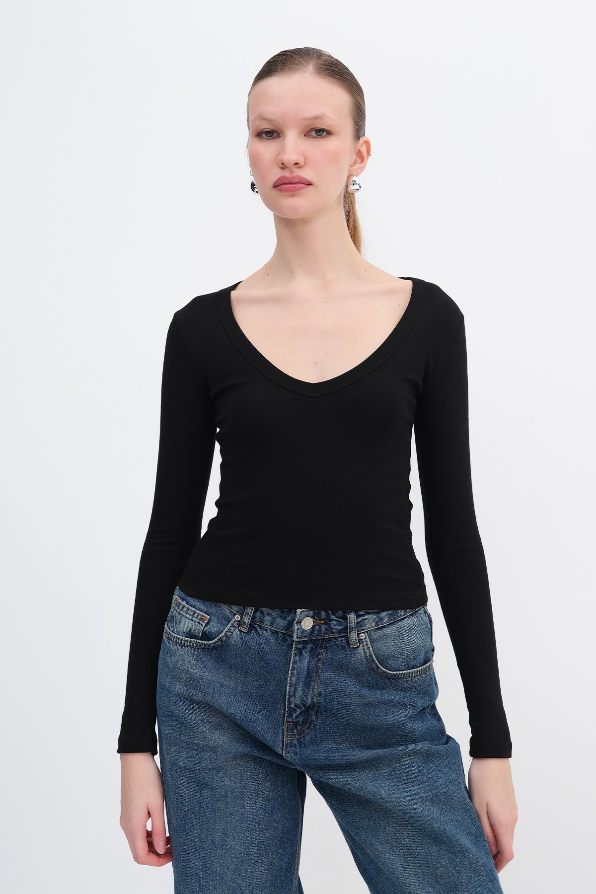 Black_V-Neck-Basic-Blouse-addax