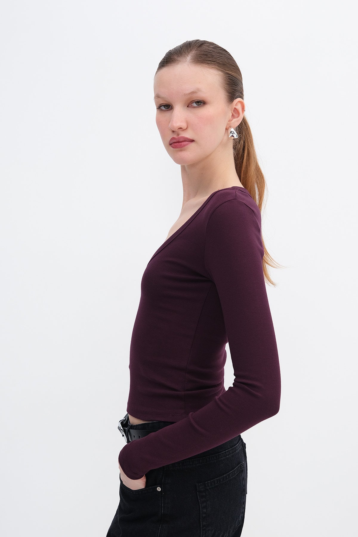 Gardenia_V-Neck-Basic-Blouse-addax