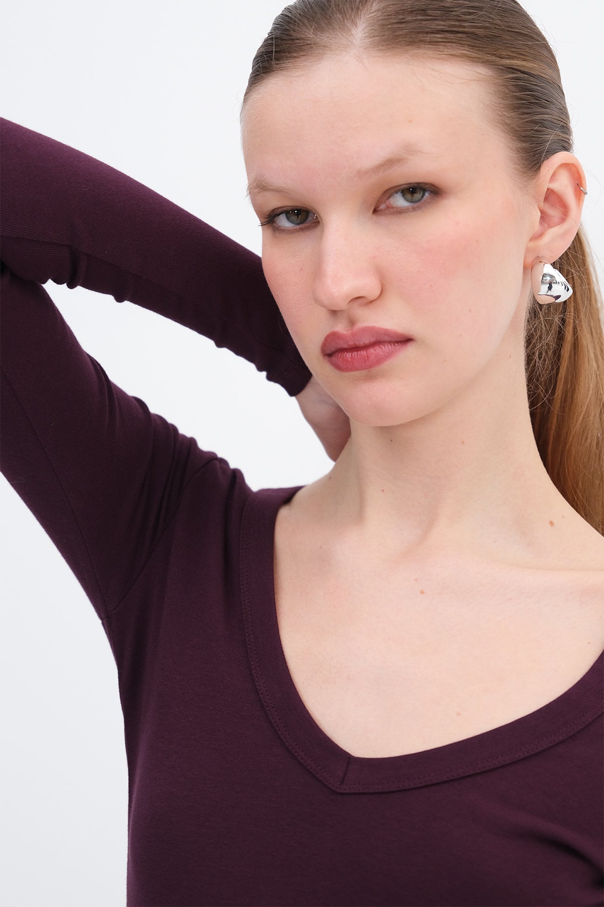 Gardenia_V-Neck-Basic-Blouse-addax