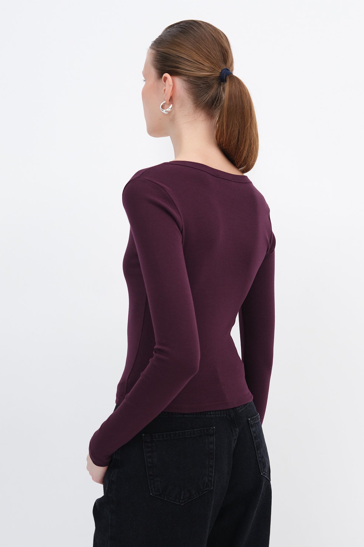 Gardenia_V-Neck-Basic-Blouse-addax